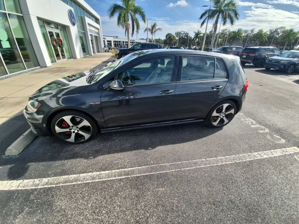 Used 2017 Volkswagen Golf GTI SE Hatchback