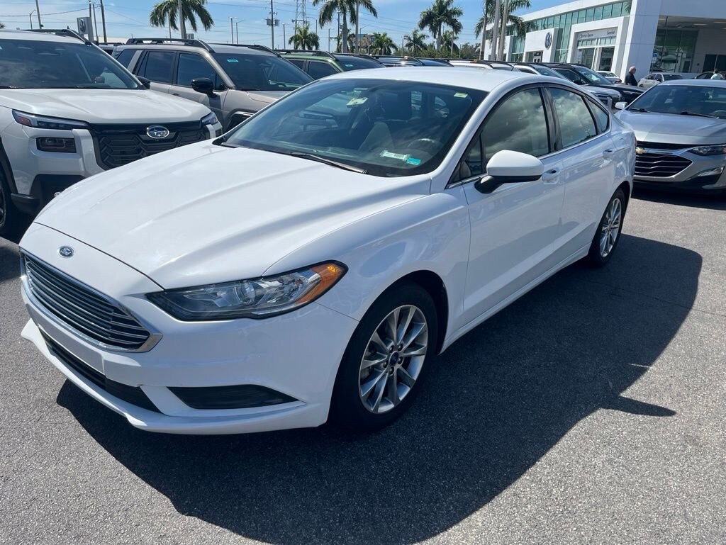 Used 2017 Ford Fusion SE Sedan