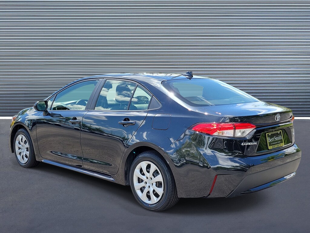Used 2022 Toyota Corolla LE Sedan