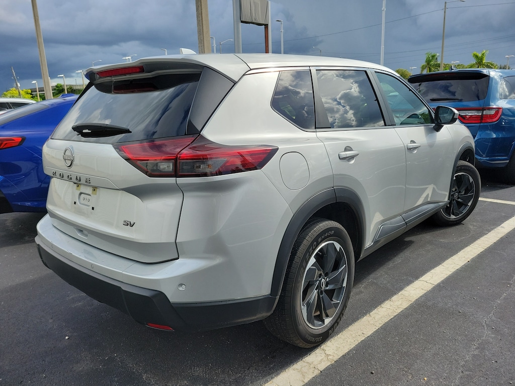 Used 2024 Nissan Rogue SV SUV
