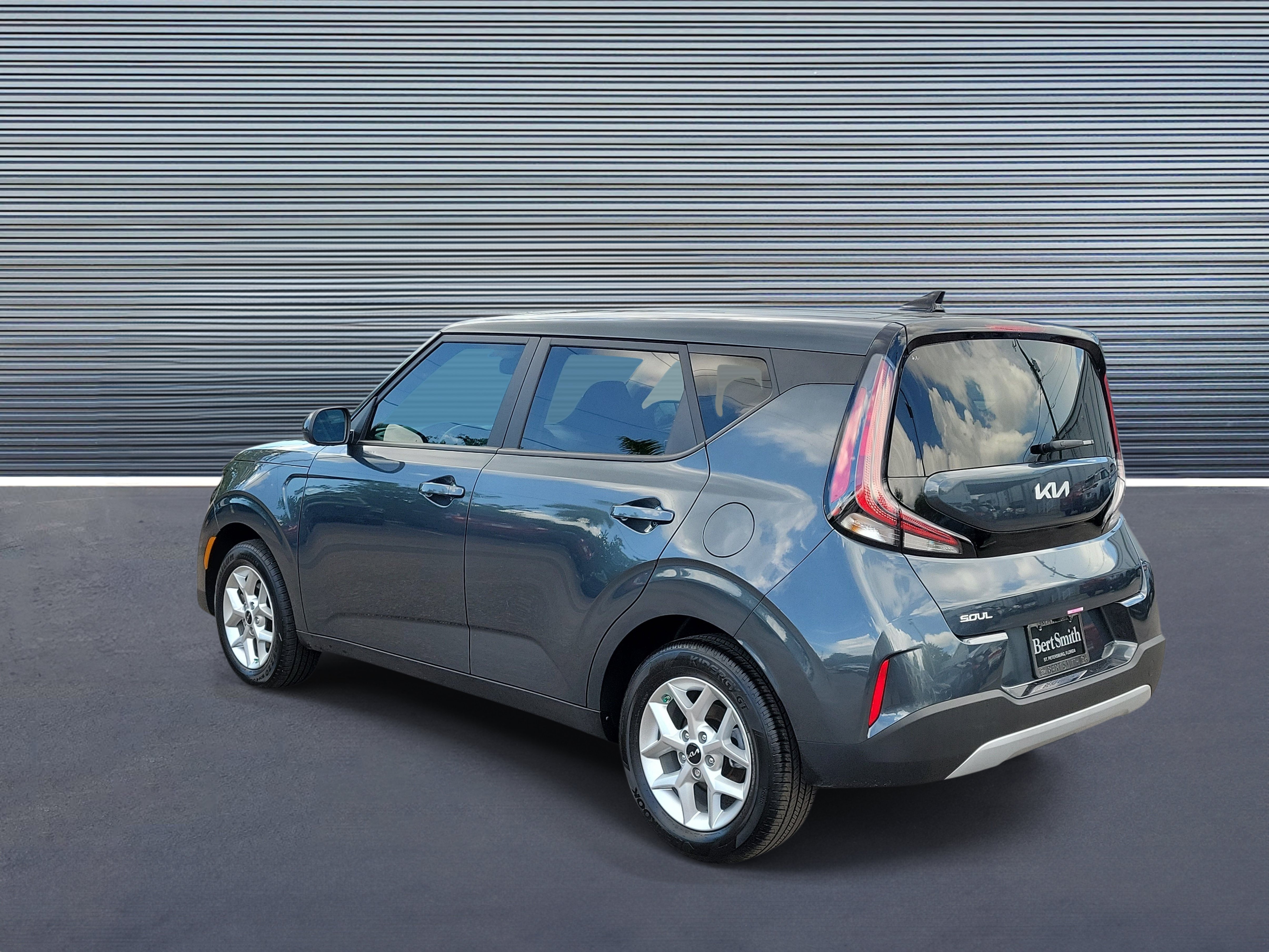 Used 2025 Kia Soul LX Hatchback