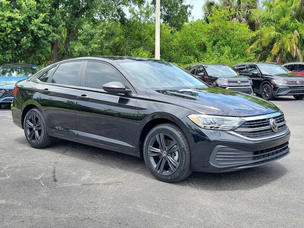 Used 2023 Volkswagen Jetta SE Sedan