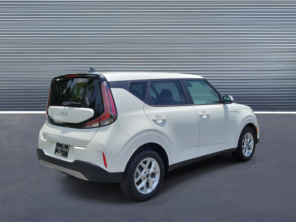Used 2025 Kia Soul LX Hatchback
