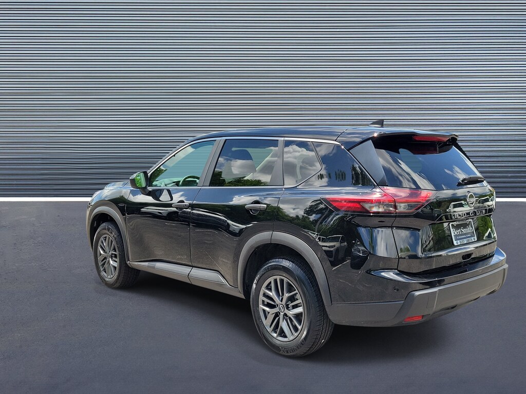 Used 2024 Nissan Rogue S SUV