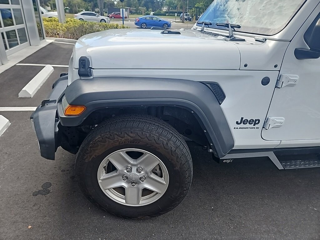 Used 2023 Jeep Gladiator Sport S Truck Crew Cab