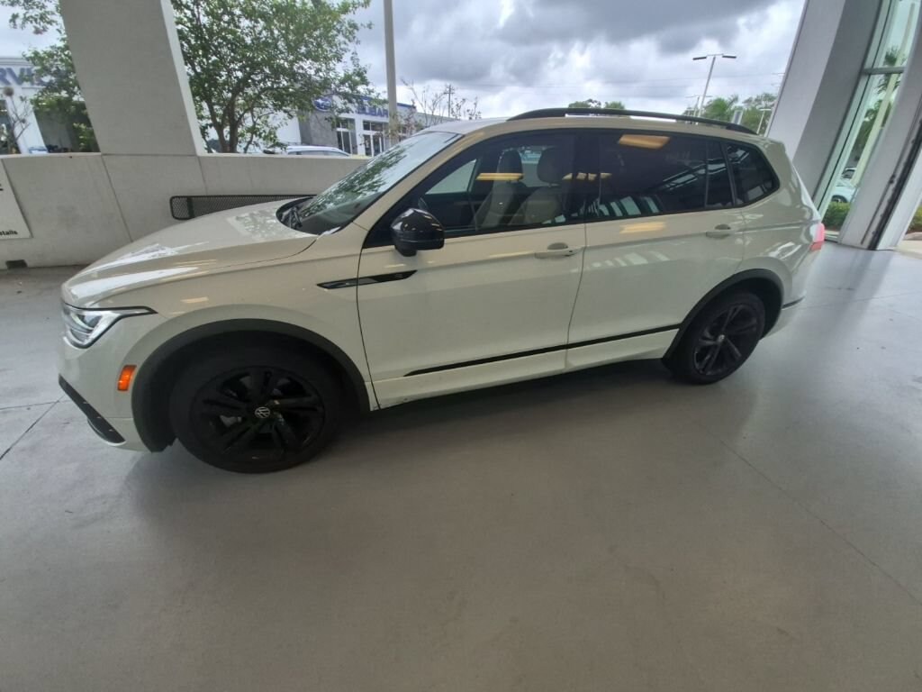 Used 2024 Volkswagen Tiguan SE R-Line Black SUV