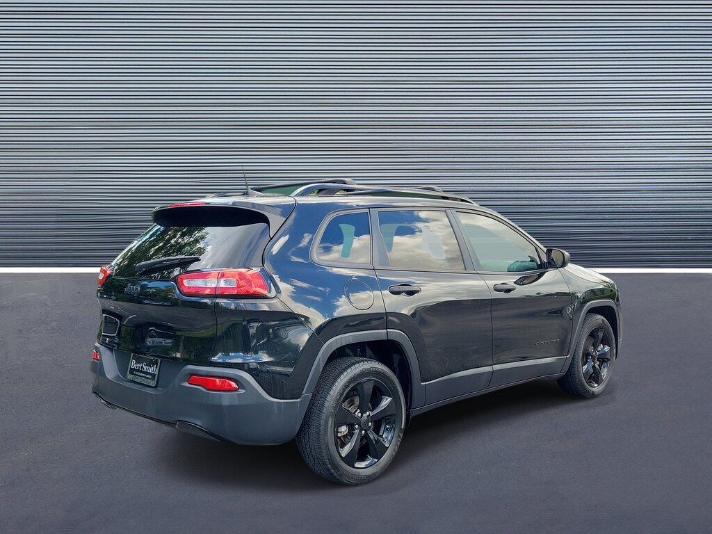 Used 2017 Jeep Cherokee Altitude SUV