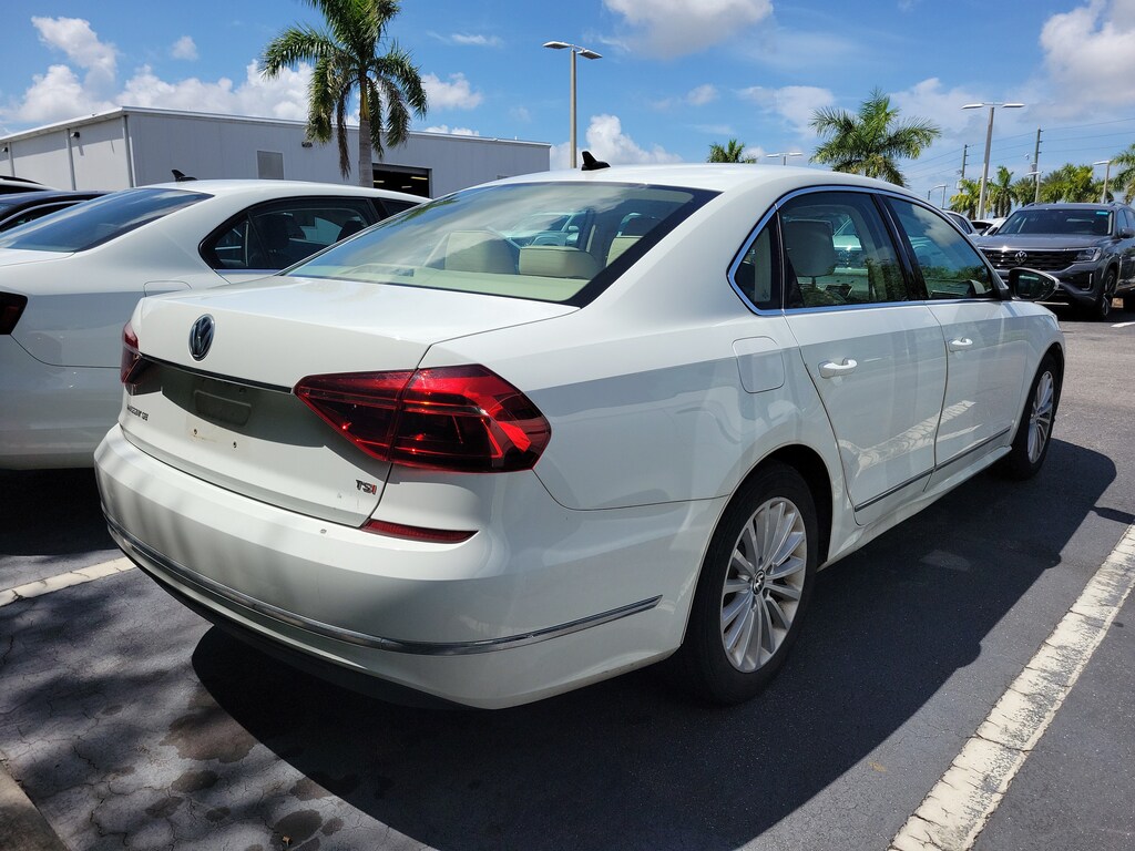 Used 2017 Volkswagen Passat 1.8T SE Sedan