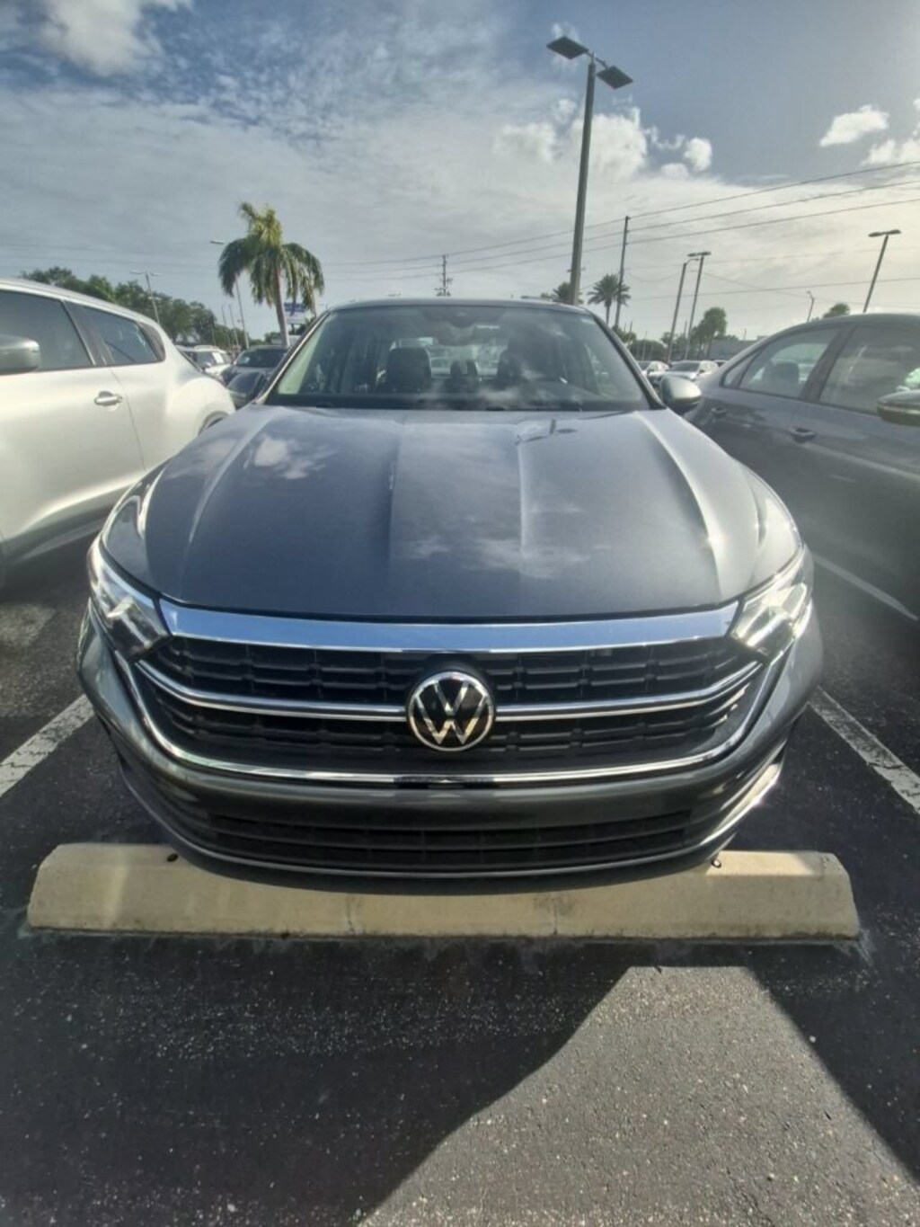 Used 2023 Volkswagen Jetta SE Sedan