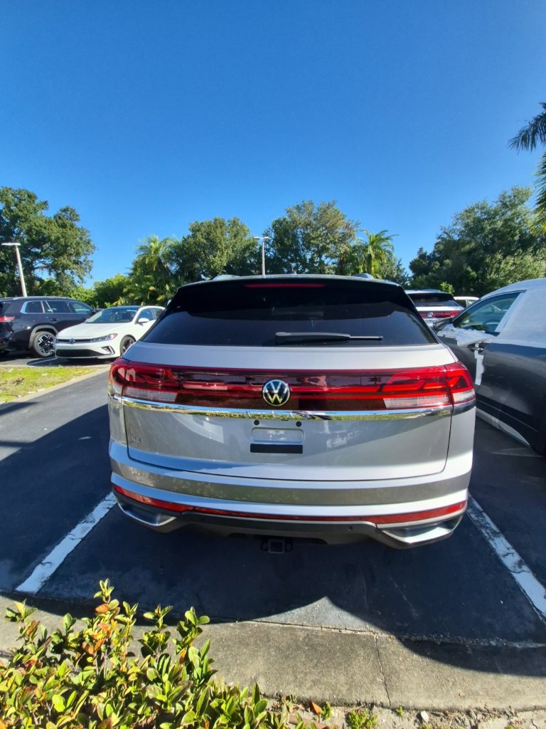 Used 2024 Volkswagen Atlas Cross Sport 2.0T SE w/Technology SUV
