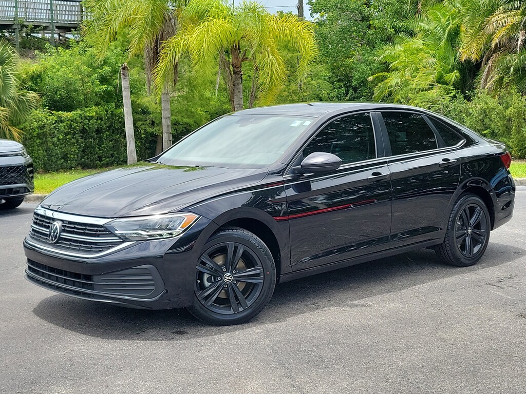 Used 2023 Volkswagen Jetta SE Sedan
