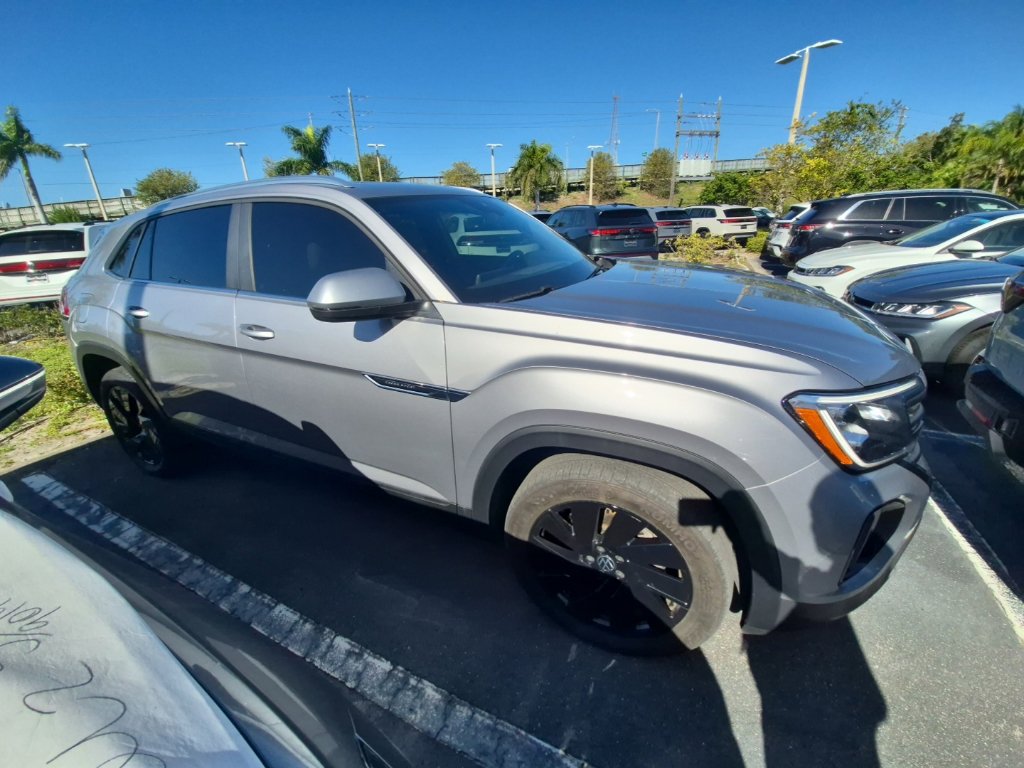 Used 2024 Volkswagen Atlas Cross Sport 2.0T SE w/Technology SUV