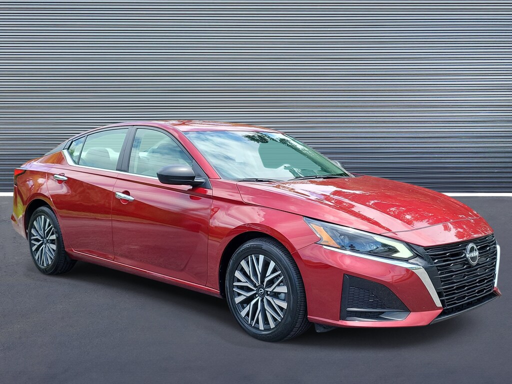 Used 2025 Nissan Altima SV Sedan