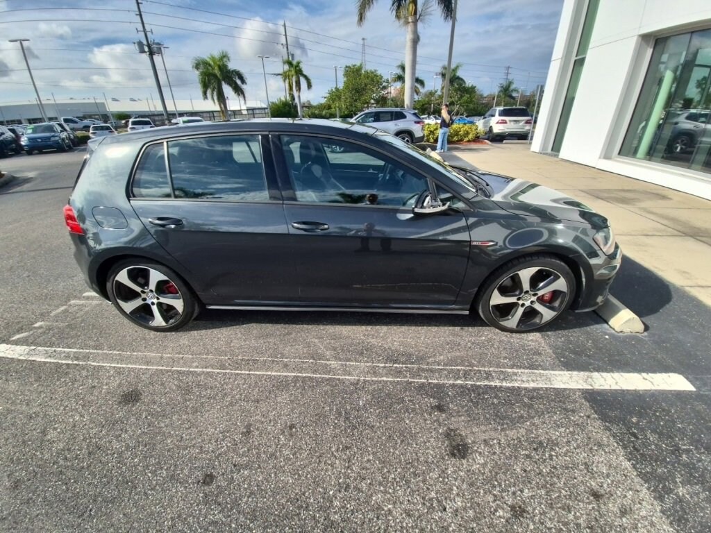 Used 2017 Volkswagen Golf GTI SE Hatchback