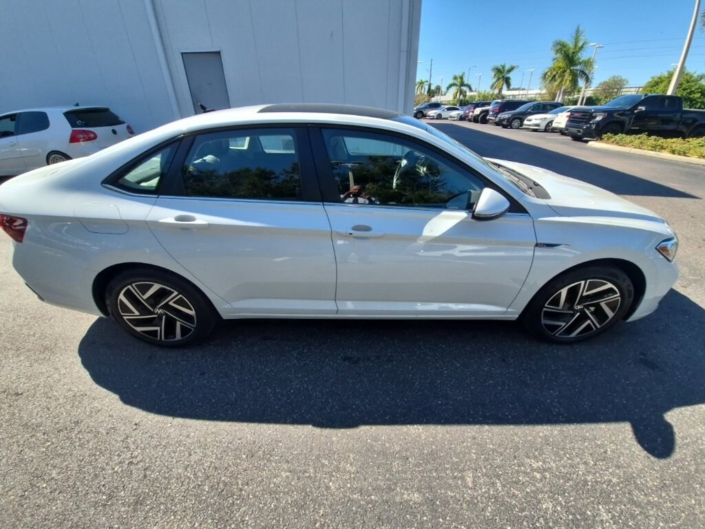 Used 2022 Volkswagen Jetta SEL Sedan