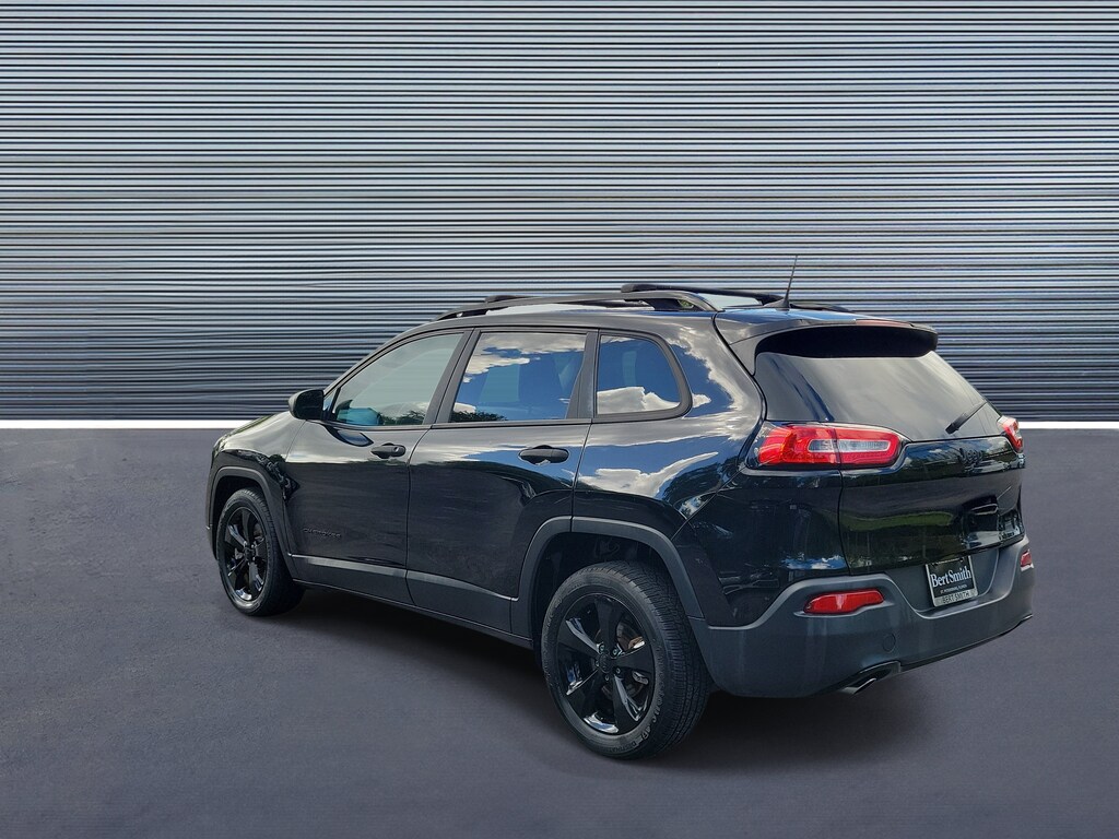 Used 2017 Jeep Cherokee Altitude SUV