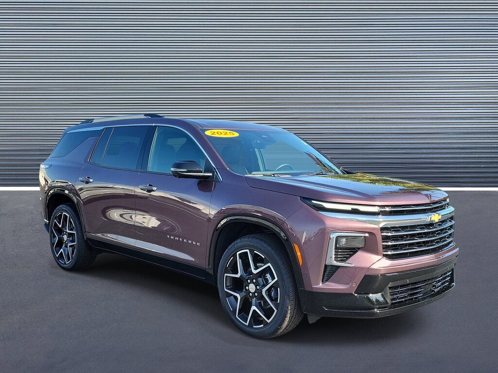 Used 2025 Chevrolet Traverse FWD High Country SUV