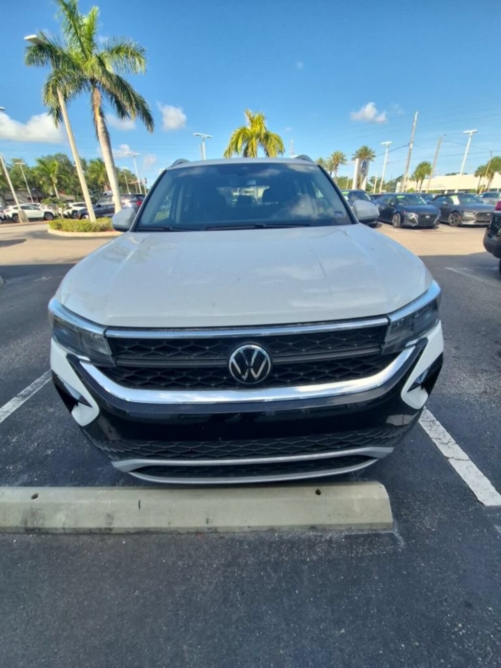 Used 2024 Volkswagen Taos SE SUV