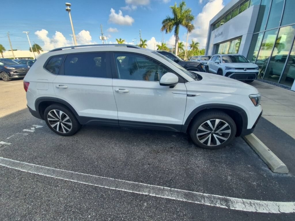 Used 2024 Volkswagen Taos SE SUV