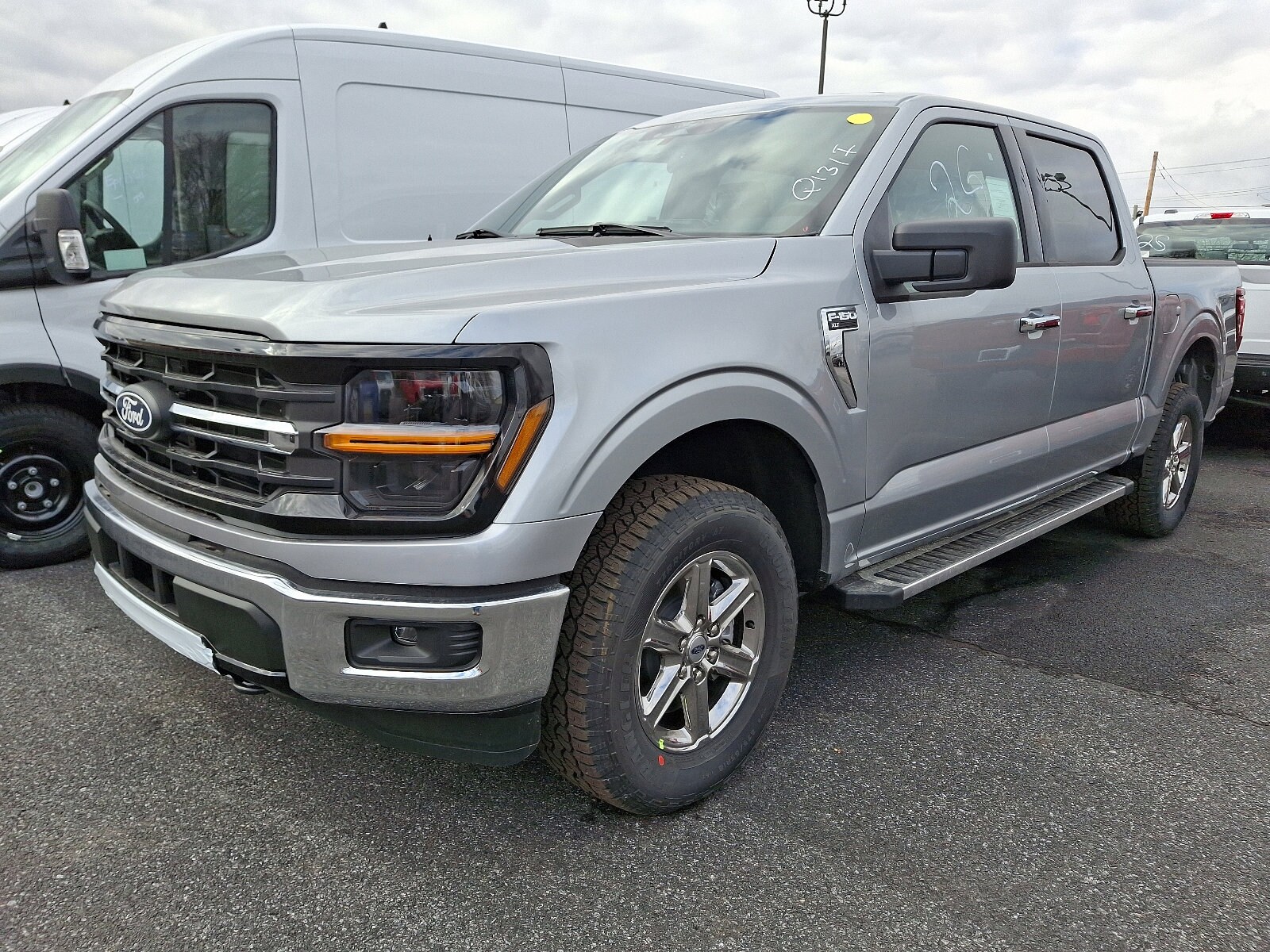 2025 Ford F-150 XLT photo 3