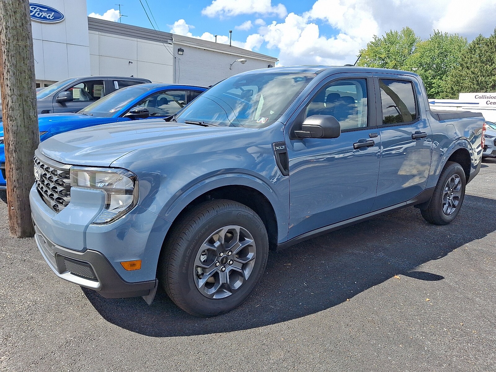 2025 Ford Maverick XLT photo 2