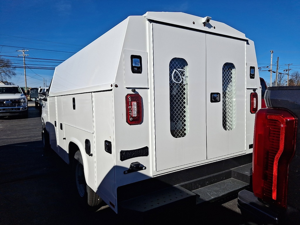 New 2026 Ford E-Series Cutaway E-350 SRW Truck