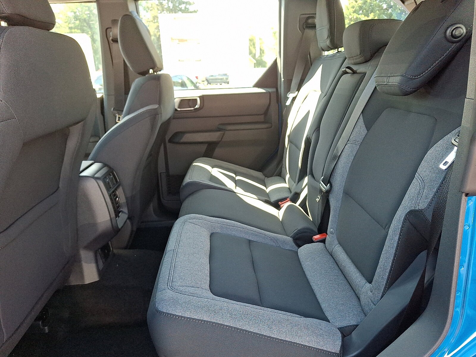 2025 Ford Bronco 4-Door Base - Photo 7