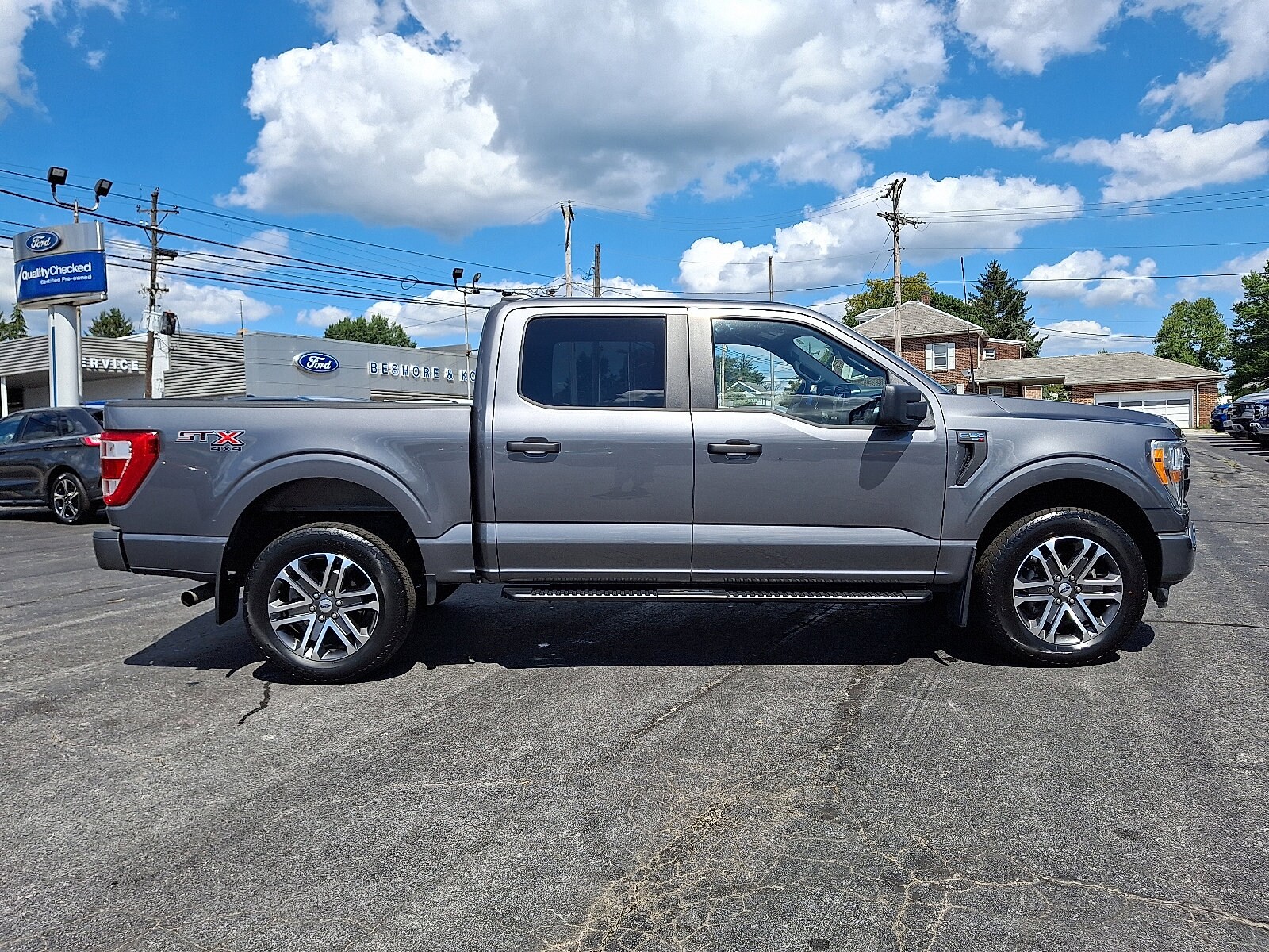 2022 Ford F-150 XL - Photo 8