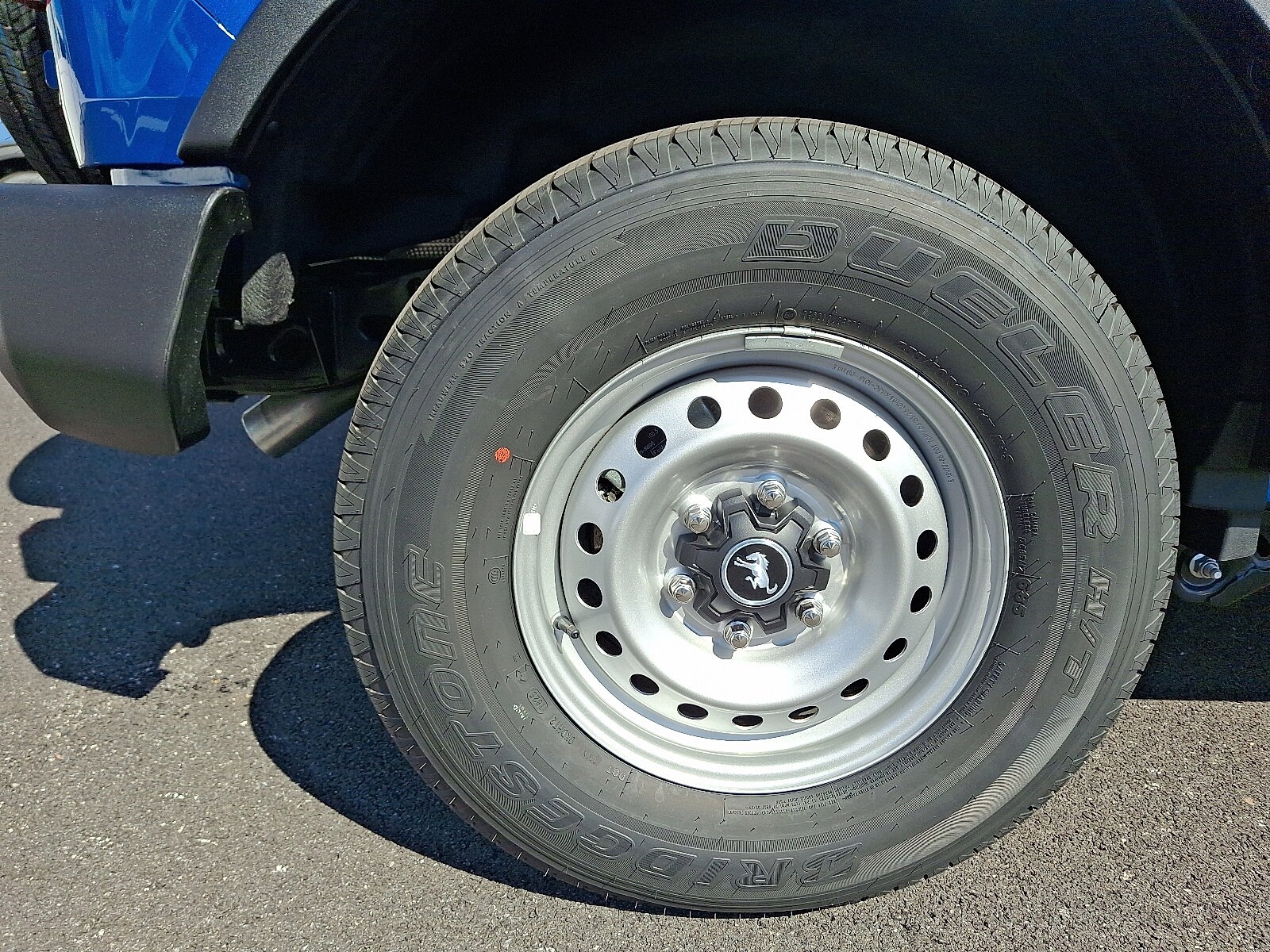 2025 Ford Bronco 4-Door Base - Photo 6