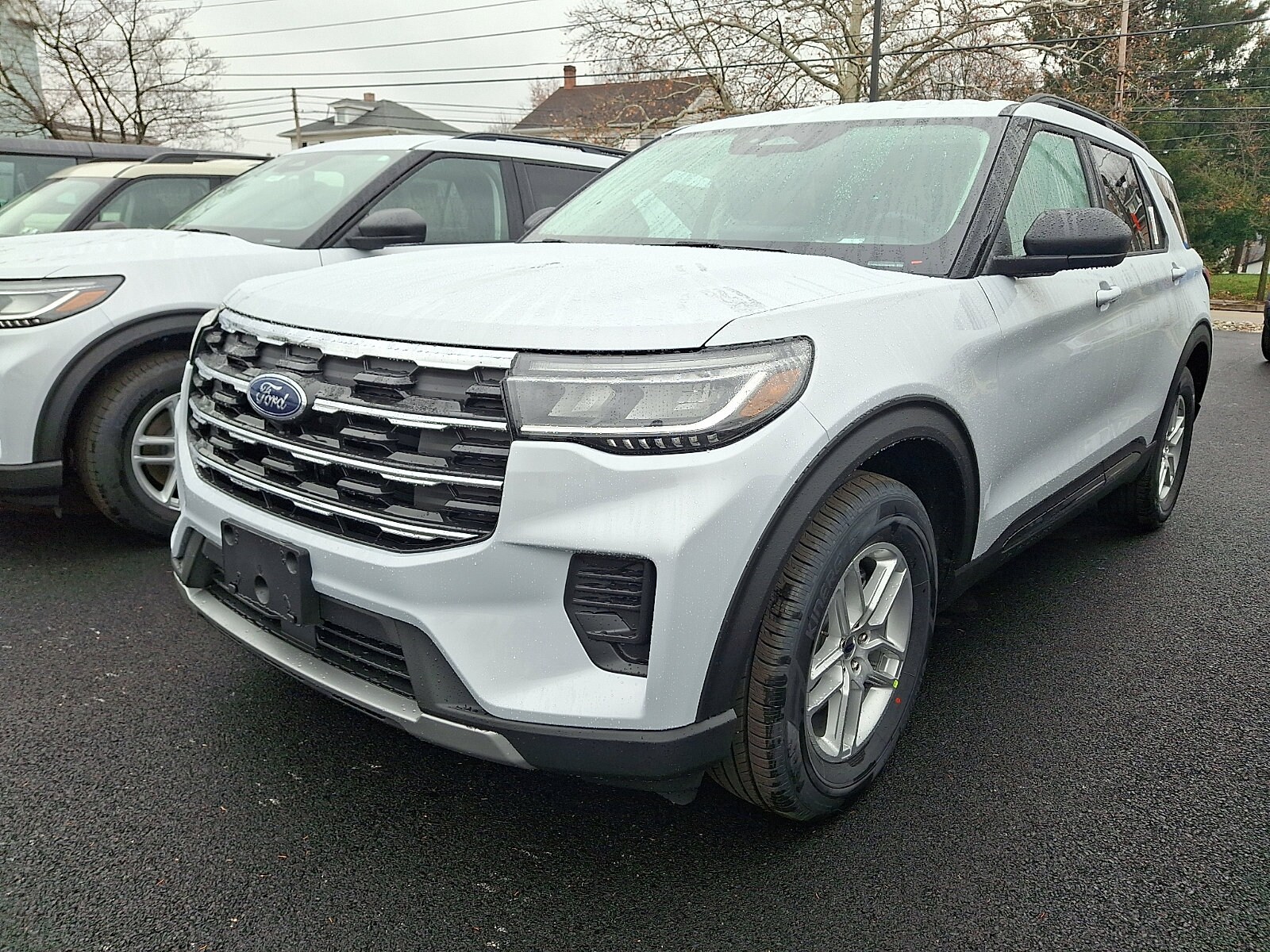 2026 Ford Explorer photo 3
