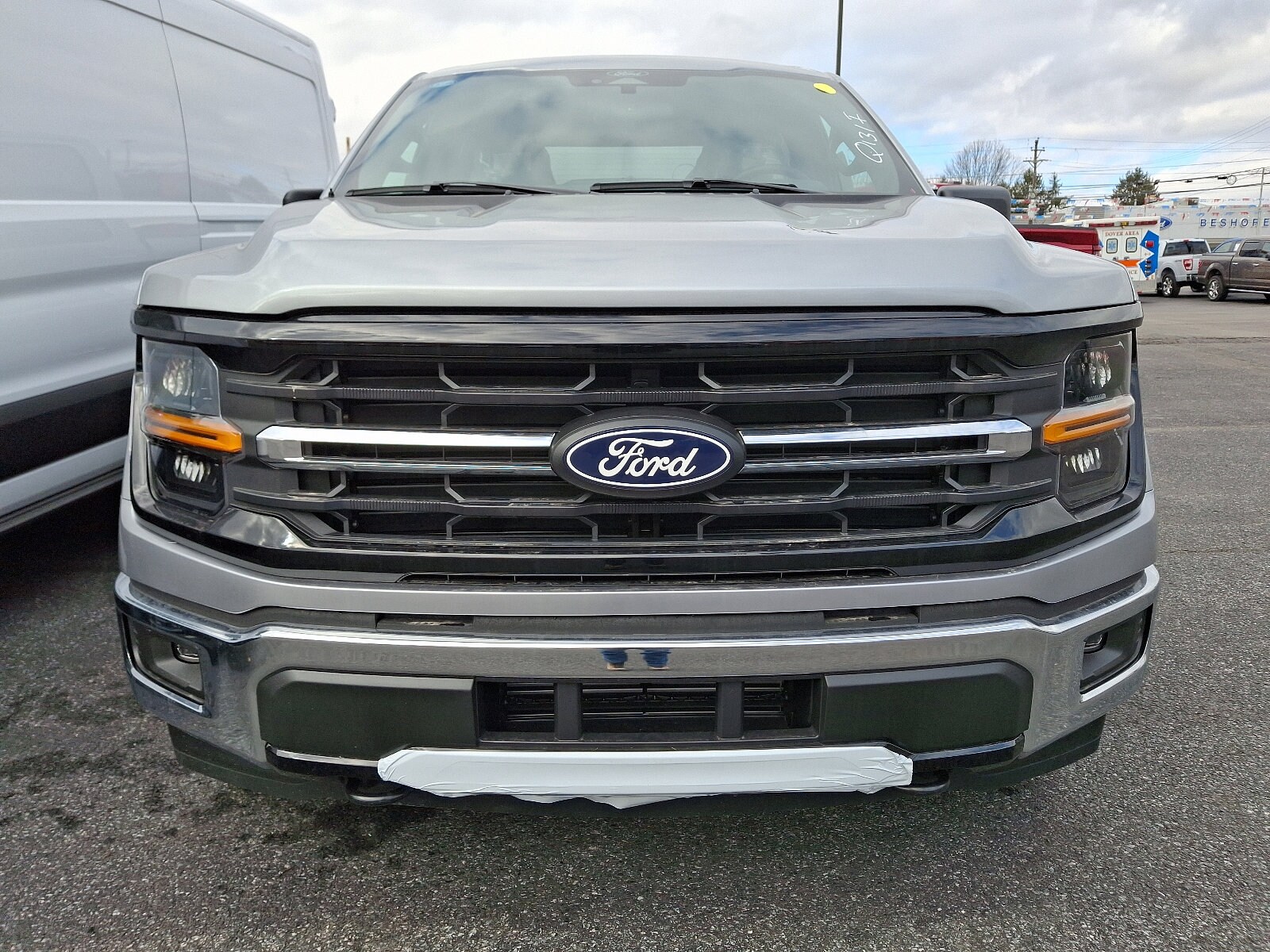 2025 Ford F-150 XLT photo 2