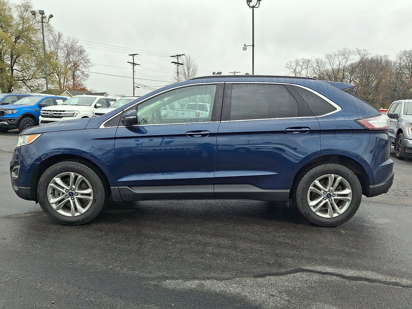 2017 Ford Edge SEL photo 4