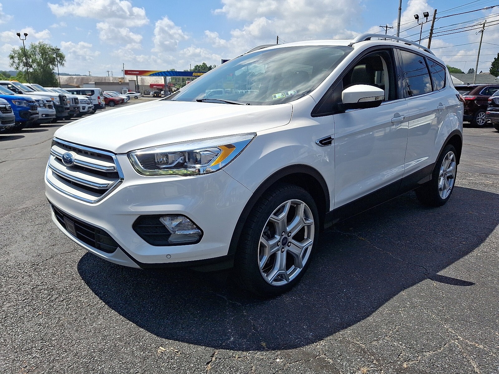 2019 Ford Escape Titanium photo 2
