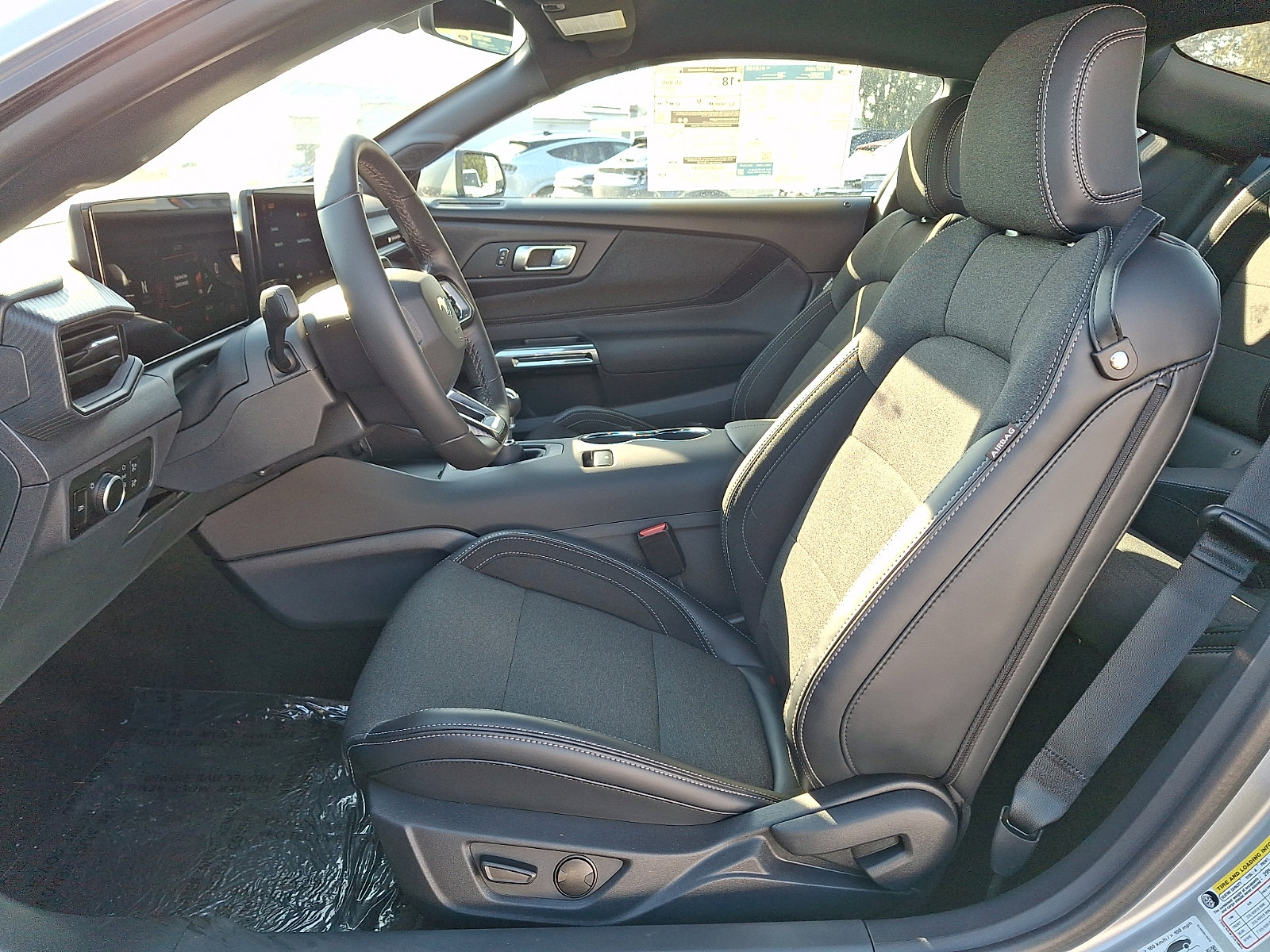 2025 Ford Mustang GT Fastback - Photo 12