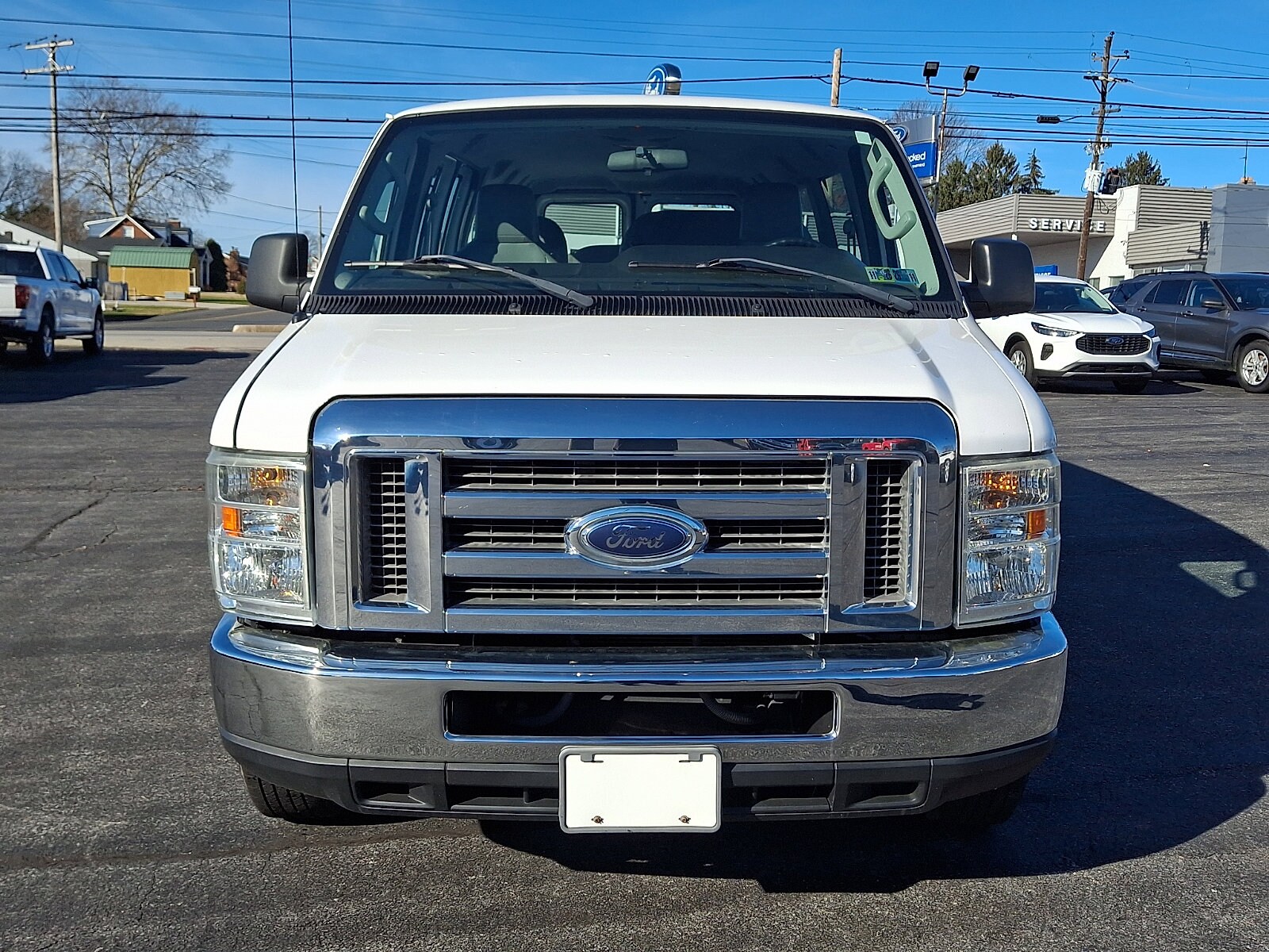 2011 Ford E-350 photo 3