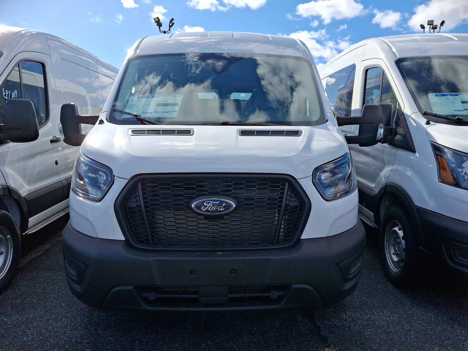 2024 Ford Transit Passenger XL photo 2