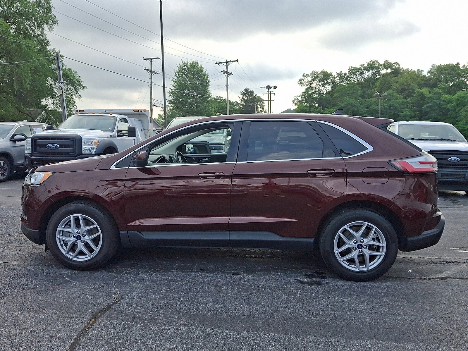 2021 Ford Edge SEL photo 4