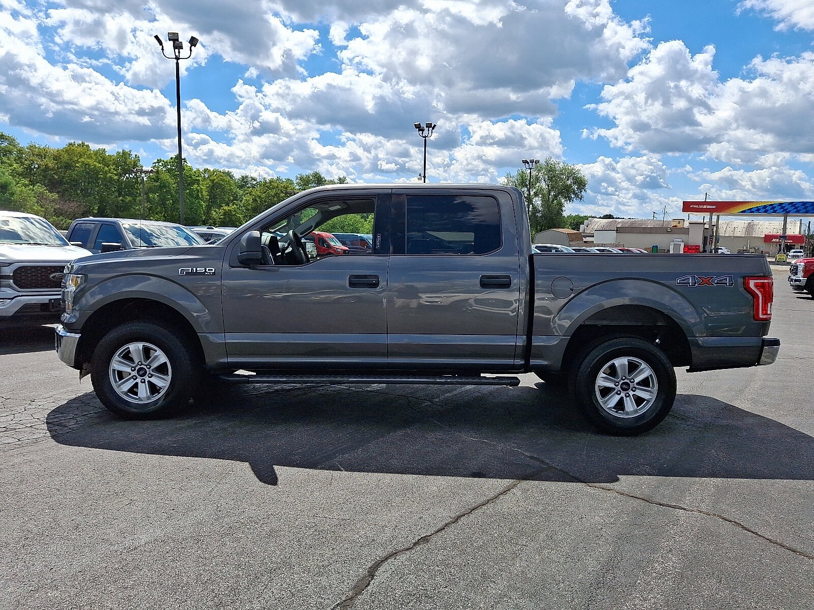 2016 Ford F-150 XLT photo 3