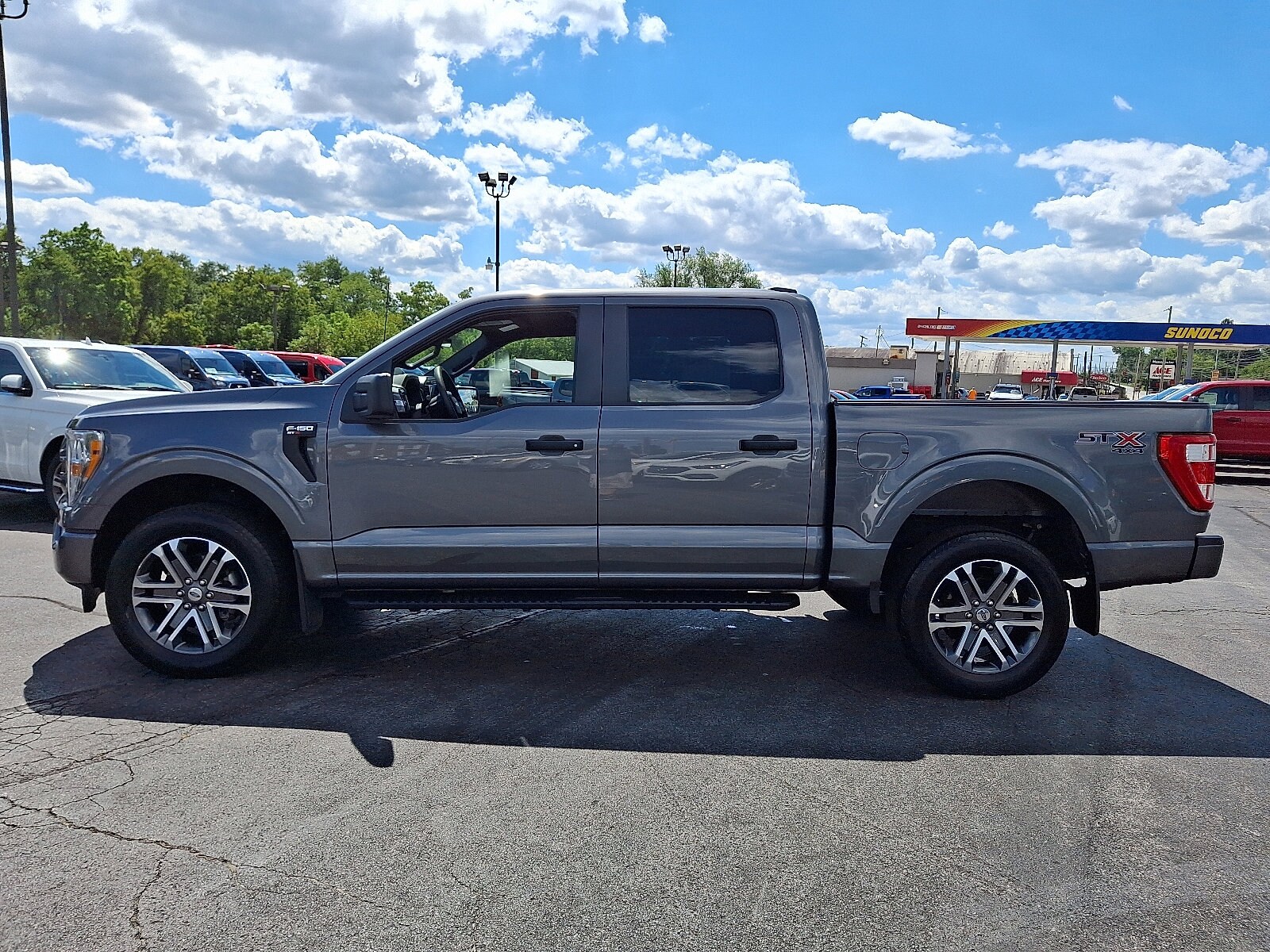 2022 Ford F-150 XL - Photo 4