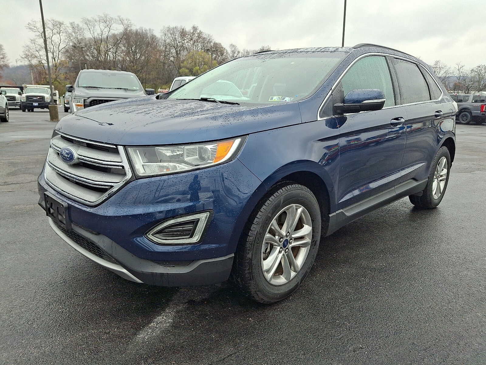 2017 Ford Edge SEL photo 3
