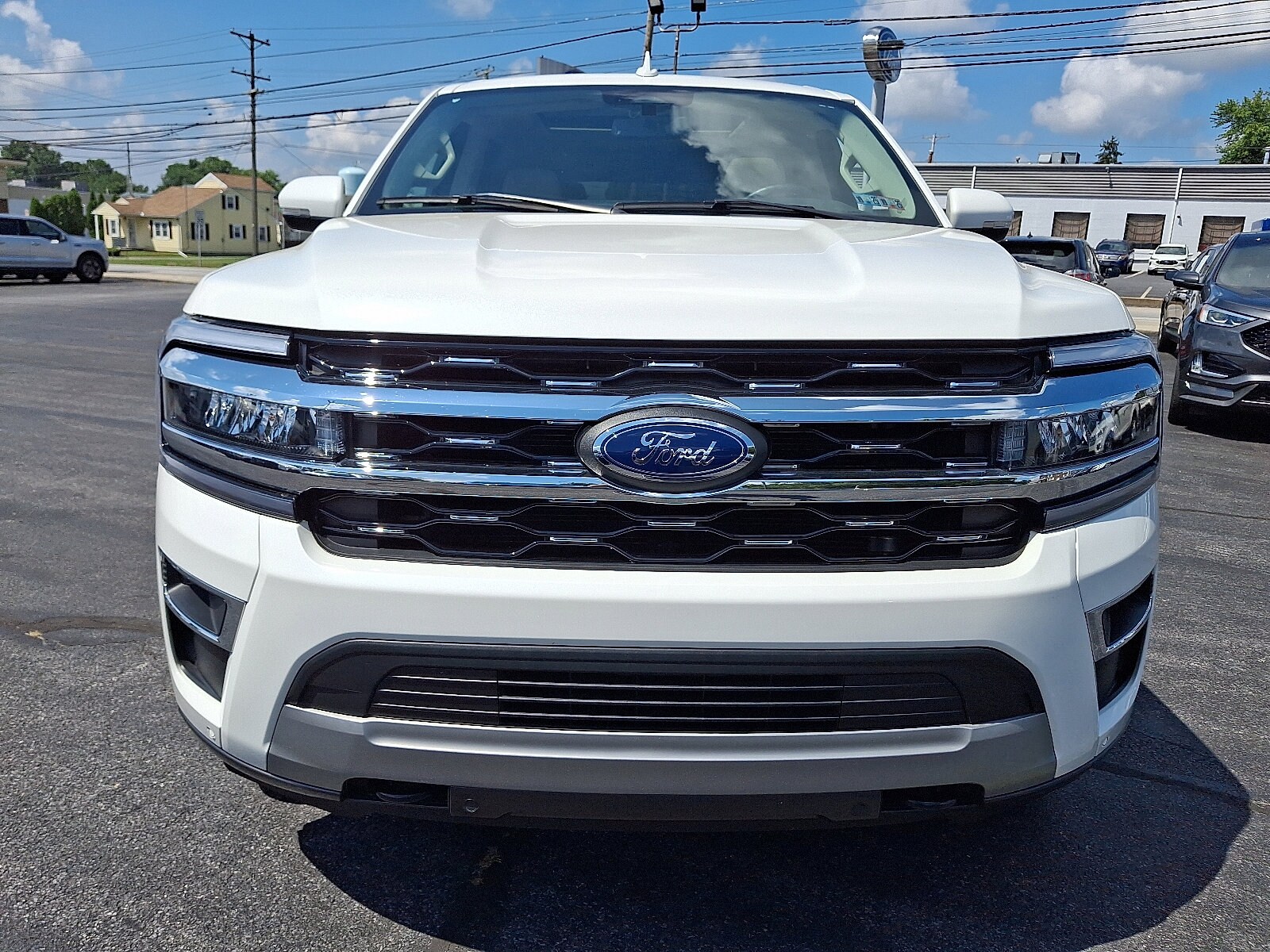 2022 Ford Expedition Limited photo 2
