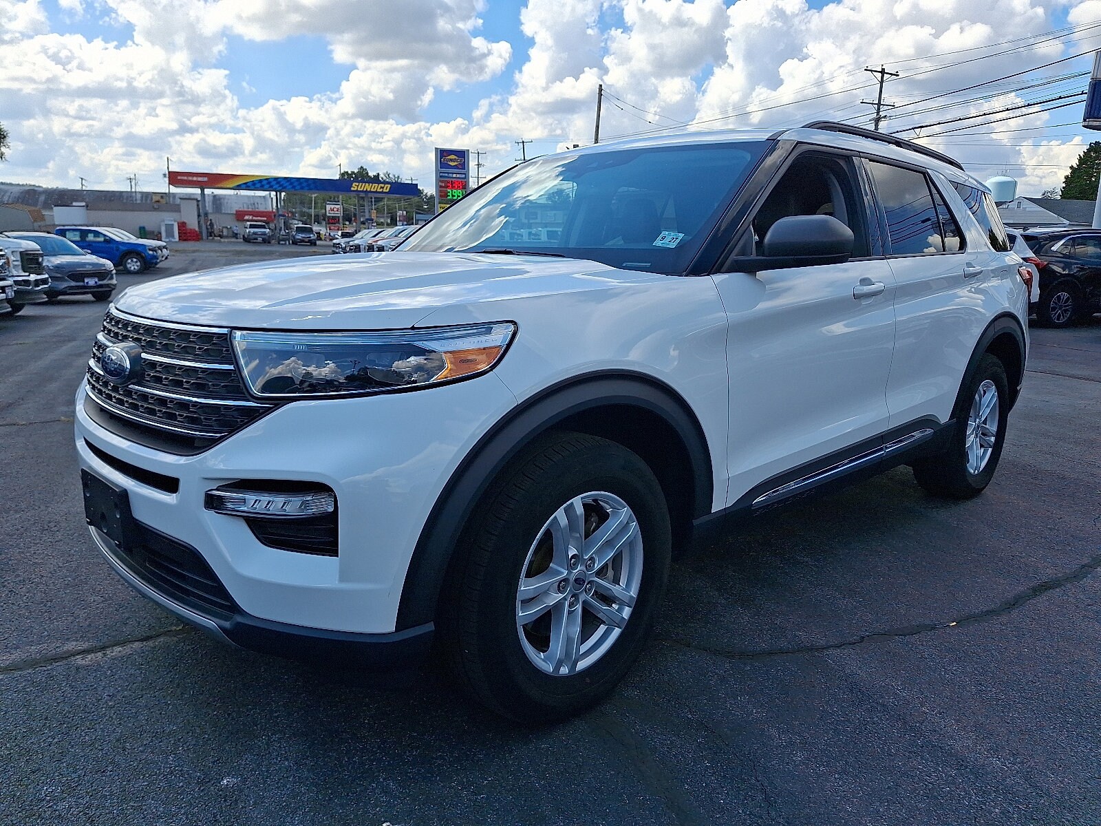 2022 Ford Explorer XLT photo 2
