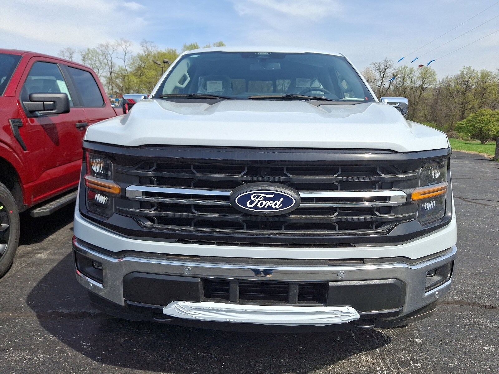 2025 Ford F-150 XLT photo 2