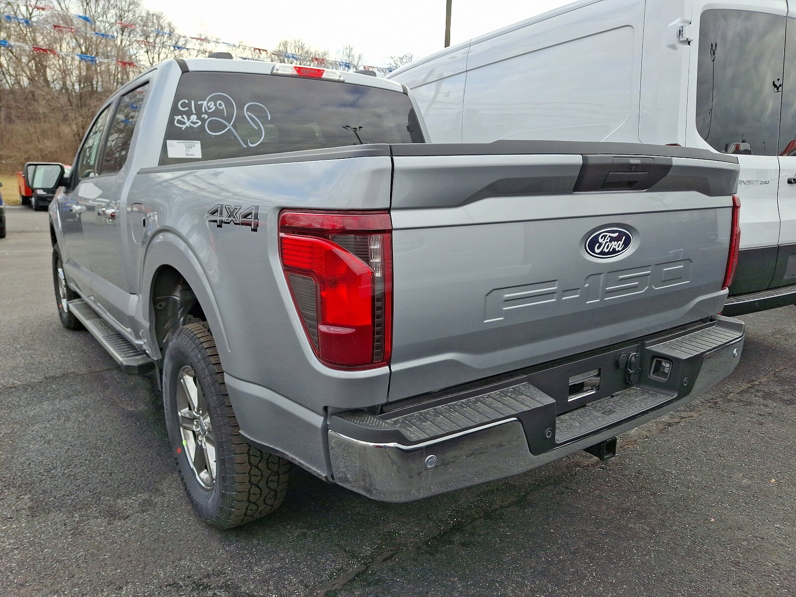 2025 Ford F-150 XLT photo 4
