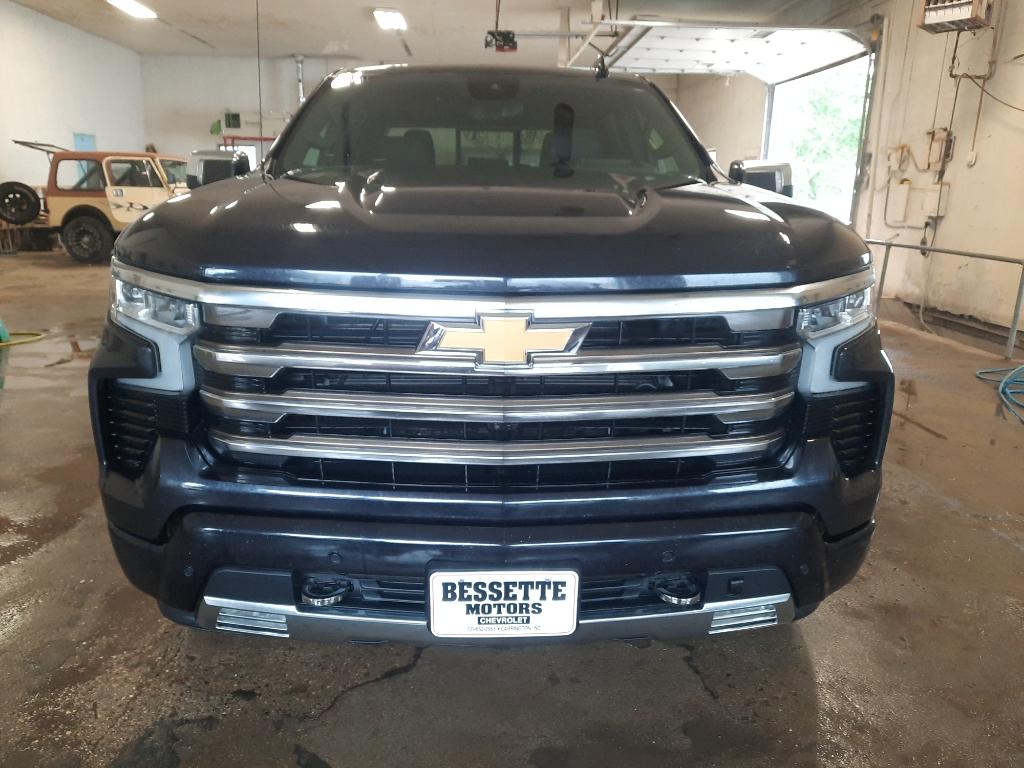 Used 2022 Chevrolet Silverado 1500 High Country with VIN 3GCUDJETXNG536553 for sale in Carrington, ND