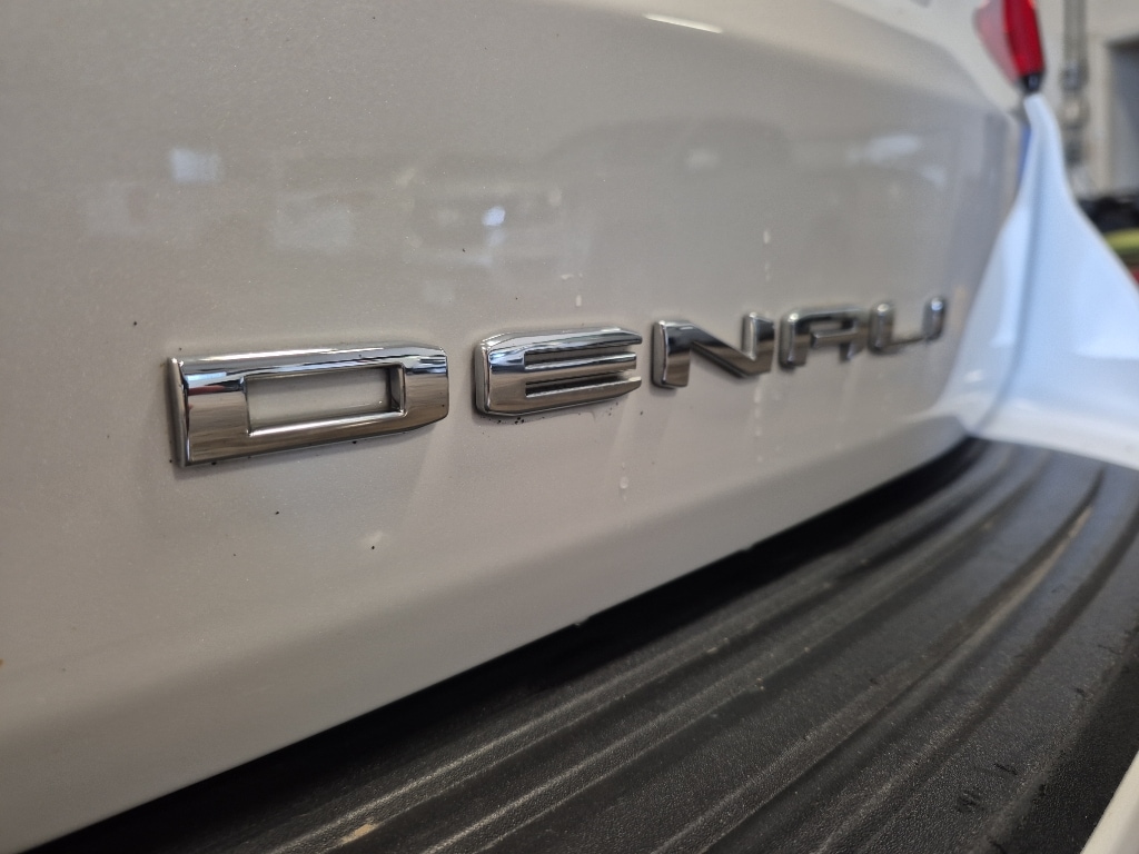 2022 GMC Yukon Denali - Photo 29