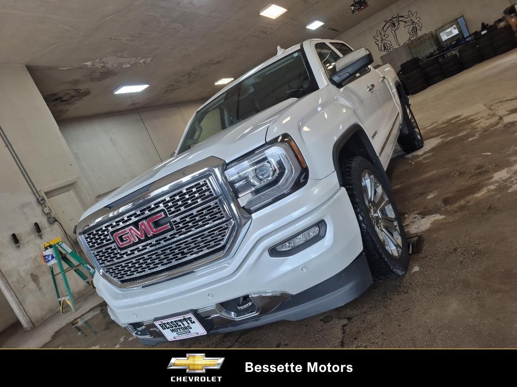 2018 GMC Sierra 4WD Crew Cab Short Box's photo