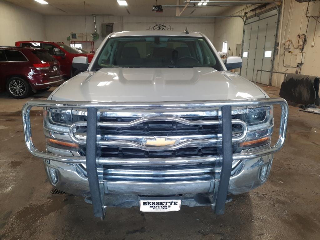 Used 2017 Chevrolet Silverado 1500 LT with VIN 1GCVKREC9HZ366084 for sale in Carrington, ND