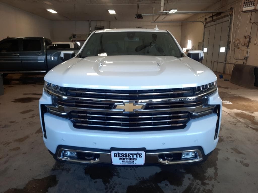 Used 2021 Chevrolet Silverado 1500 High Country with VIN 1GCUYHEL0MZ268138 for sale in Carrington, ND