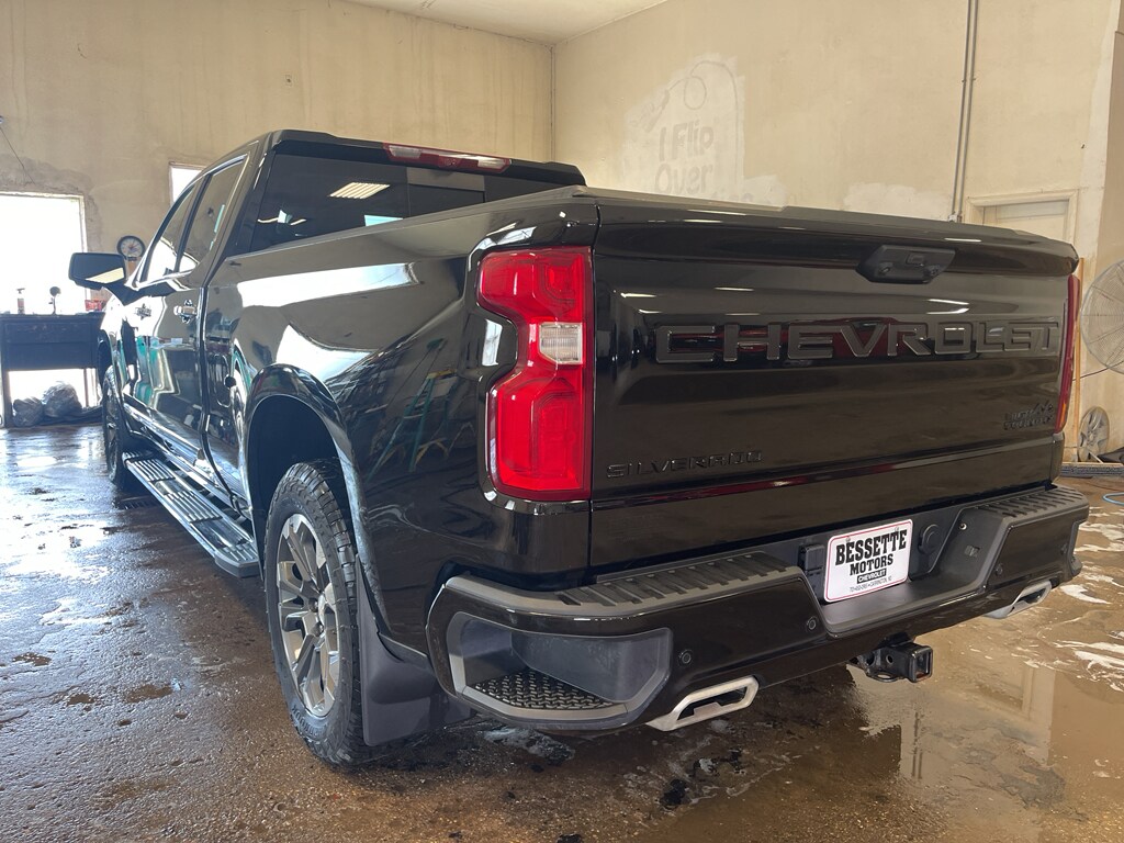 2023 Chevrolet Silverado 1500 High Country photo 4